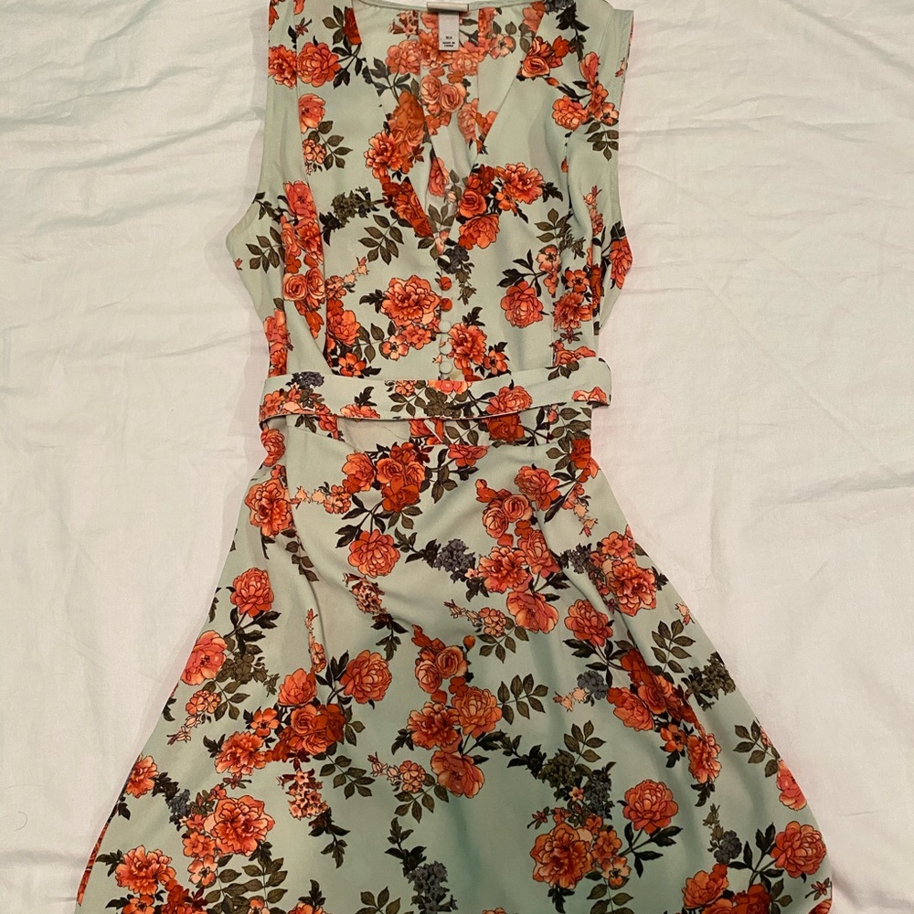 Sleeveless floral dress